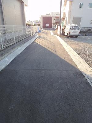 Local photos, including front road. Local (12 May 2013) Shooting