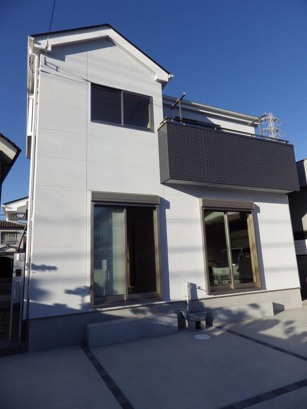 Local appearance photo. Local (11 May 2013) Shooting