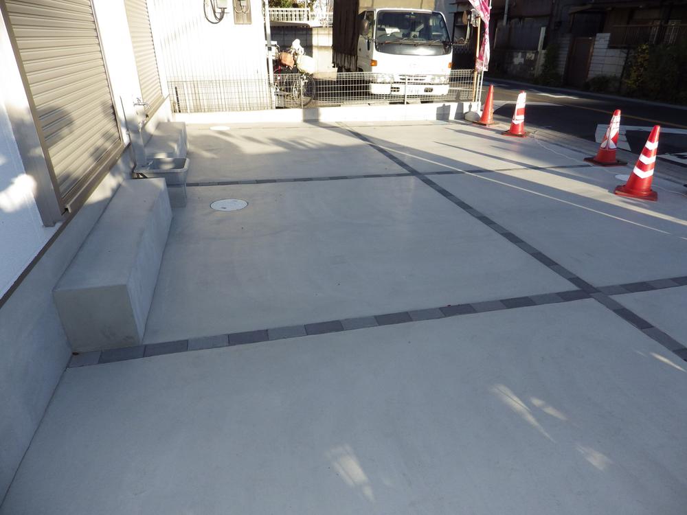 Parking lot. Local (11 May 2013) Shooting