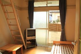 Living and room. First floor flooring second floor Jutan Also have rooms without equipment