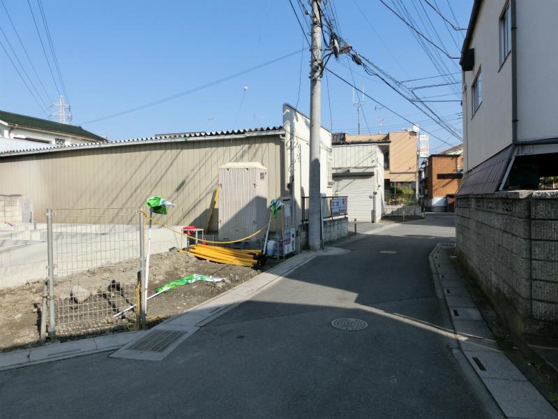 Local photos, including front road. Local (11 May 2013) Shooting