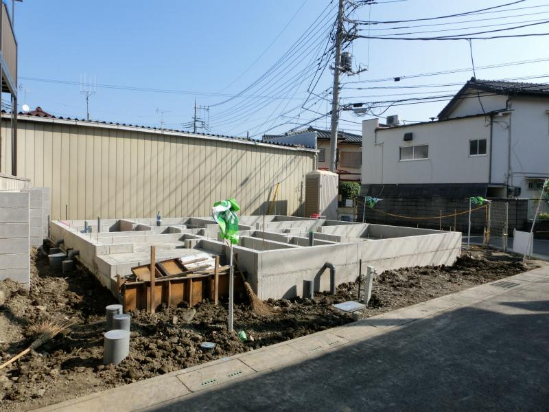 Local appearance photo. Local (11 May 2013) Shooting