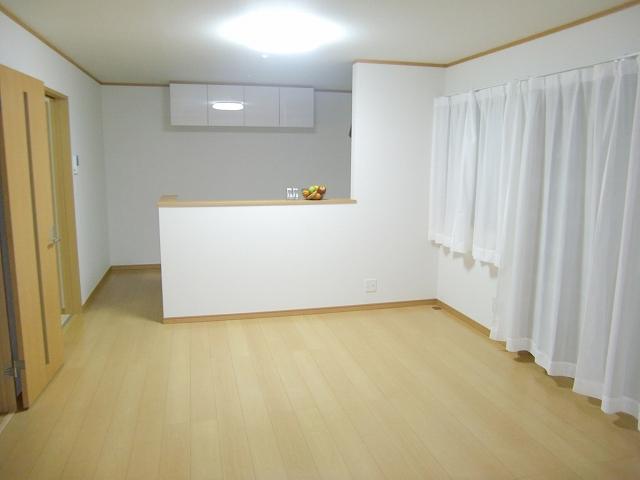 Living. The room was white and beige is the director makes a refreshing your room! Indoor (11 May 2013) Shooting