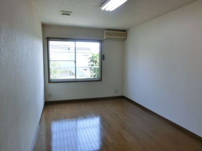 Living and room. It would fit any furniture in the flooring. 