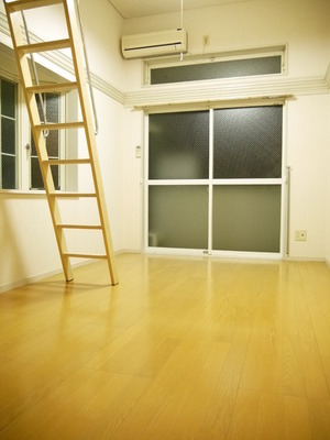 Living and room. Please visit the means once the room!