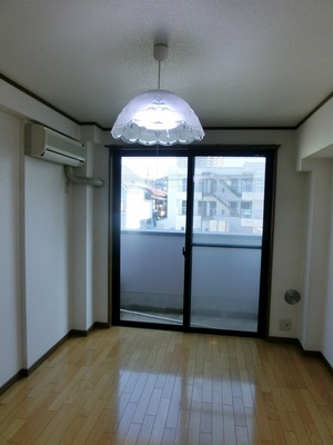 Living and room. It comes with 1 groups air conditioning! 