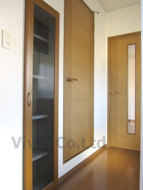 Receipt. Yes shoe box