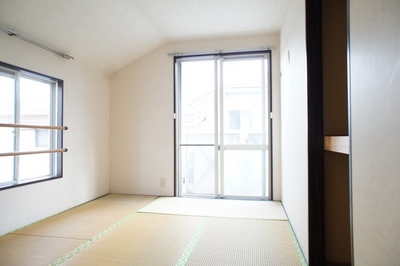 Living and room. Japanese-style room 6 quires