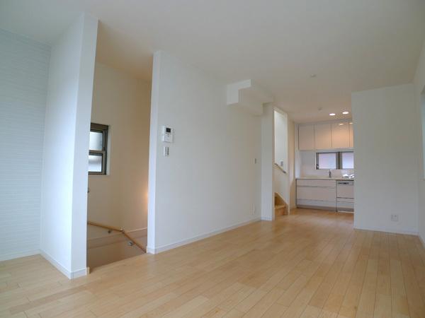 Living. Sunny! ! Living-in stairs to buy to go family ☆ ☆