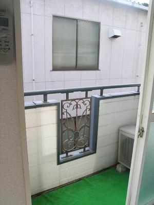 View. Because there is a distance between the adjacent, Light also enters also wind!