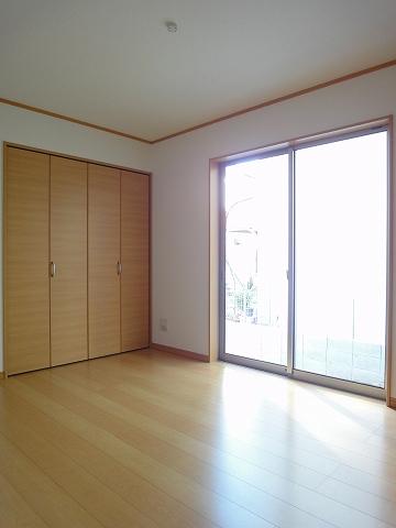 Non-living room. 1F Western-style 6 Pledge It connected to the living room. 