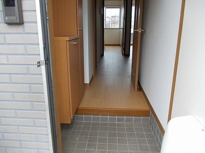 Entrance. Yes shoe box