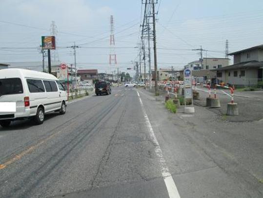 Local photos, including front road. Frontal road