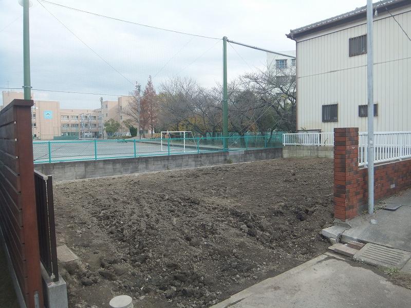 Local appearance photo. Local (12 May 2013) Shooting