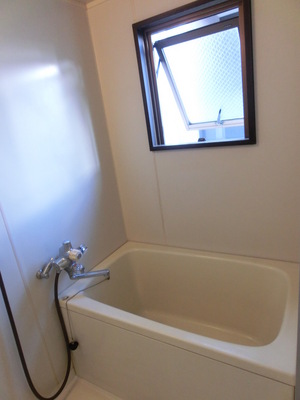 Bath. Ventilation in the window with a bathroom ◎! It is pleasant