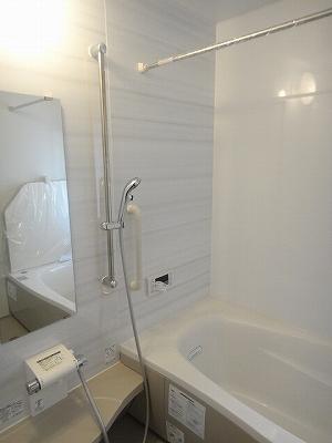 Bathroom. 1 Building With bathroom ventilation heating dryer! Heal the fatigue of the day. Your skin also revitalization also heart bathroom Indoor (10 May 2013) Shooting