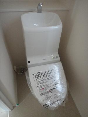 Toilet. 1 Building