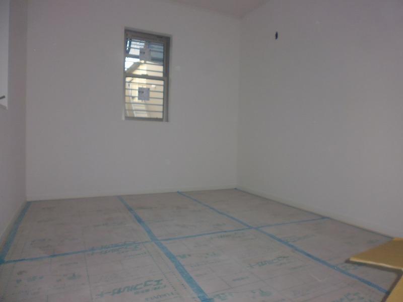 Non-living room. Indoor (12 May 2013) Shooting