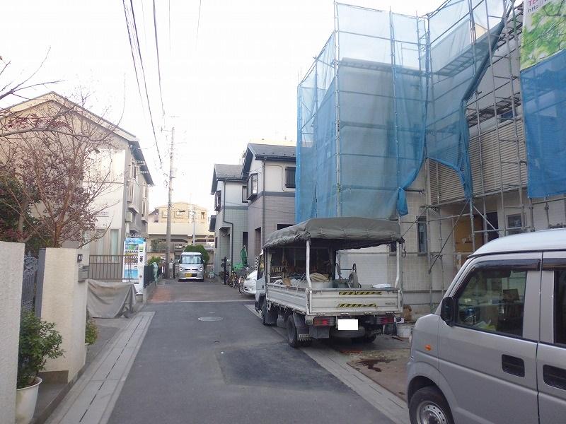 Local photos, including front road. Local (12 May 2013) Shooting