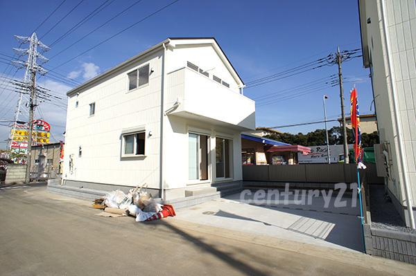 Local appearance photo. 1 Building