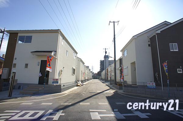 Local photos, including front road. 11 / 28 shooting completed