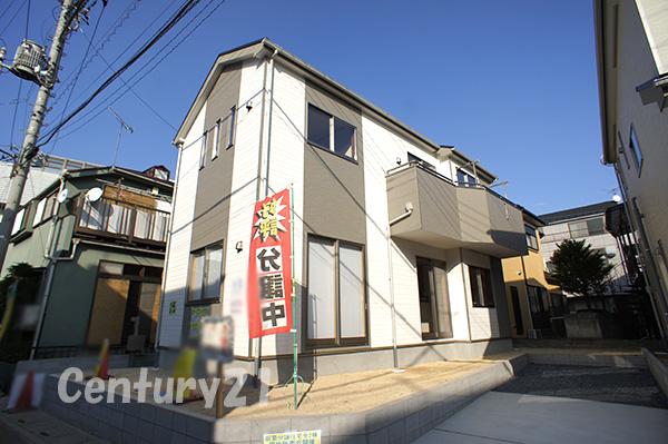 Local appearance photo. Building 2