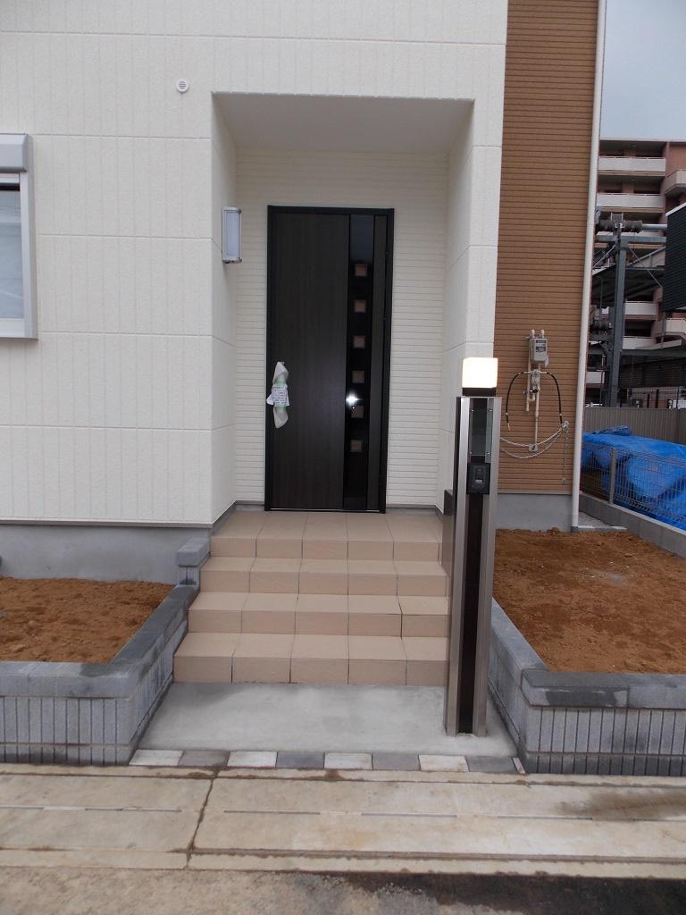 Entrance. 8 Building