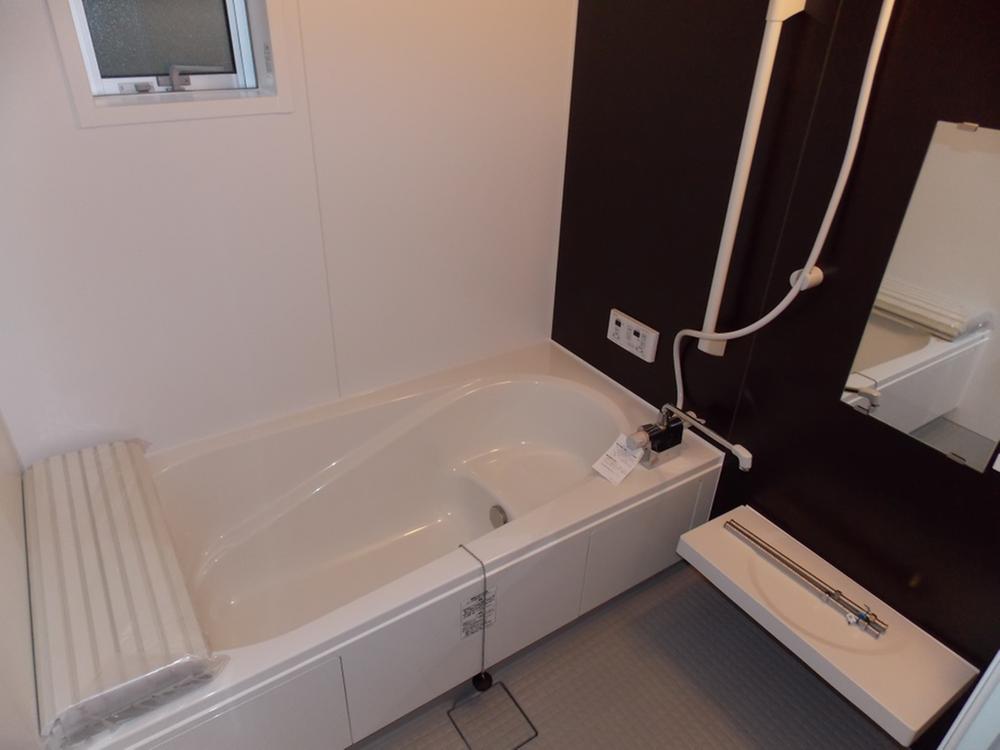 Bathroom. 8 Building