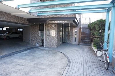 Entrance. Entrance auto lock