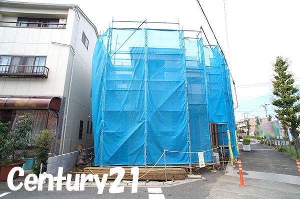 Local photos, including front road. 9 / 30 shooting