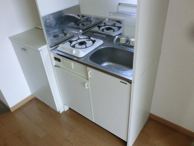 Kitchen. 1-neck gas stove kitchen