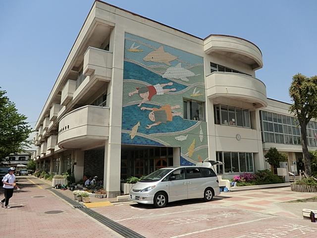 Primary school. Soka Municipal Aoyagi to elementary school 860m