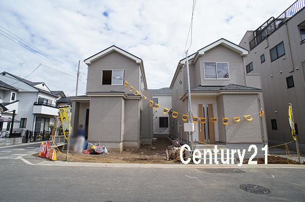 Local photos, including front road. 10 / 23 shooting 