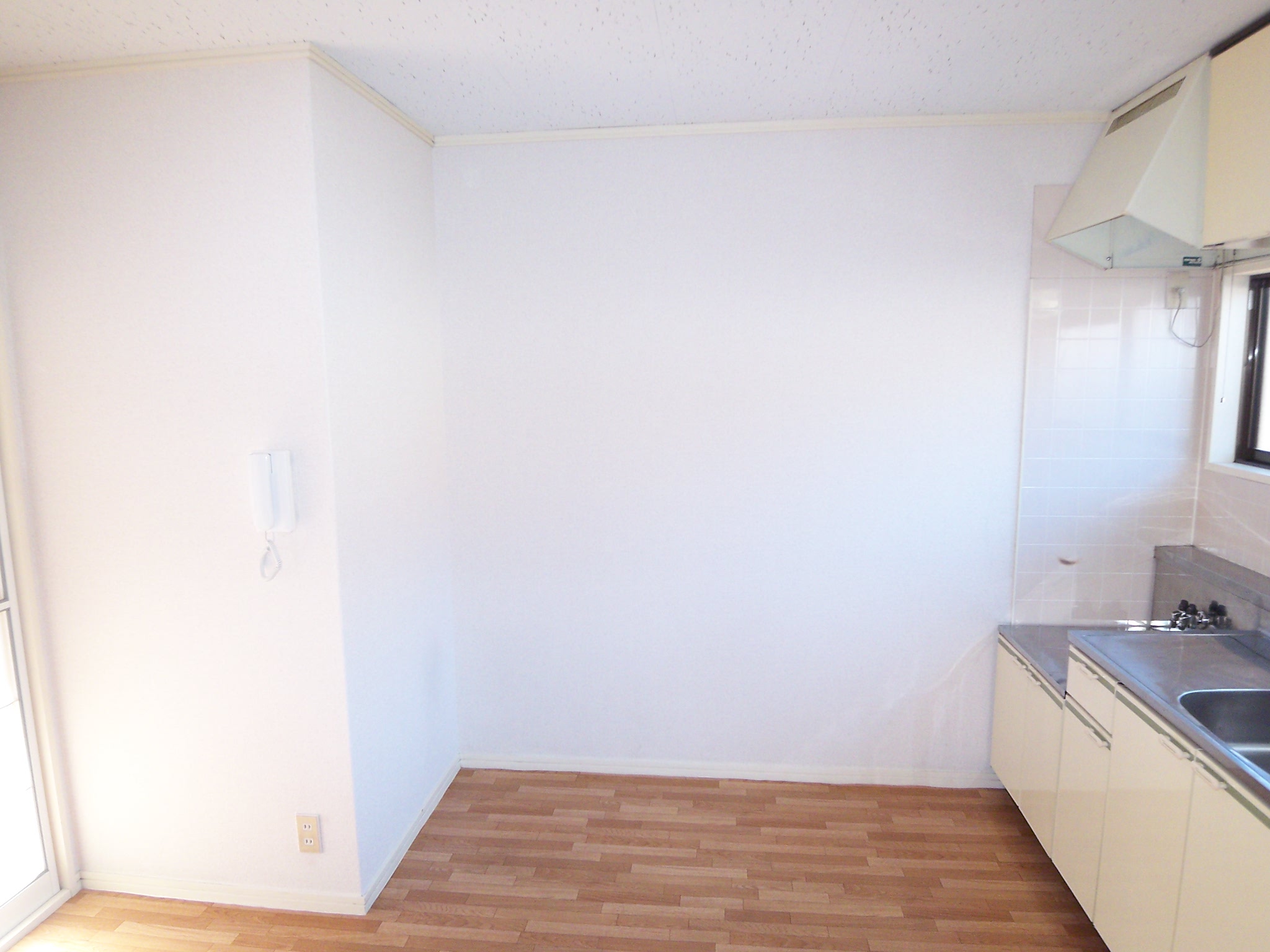 Living and room. Dining space 7 Pledge