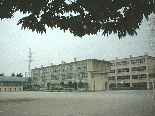 Junior high school. Soka Municipal poem until junior high school 555m