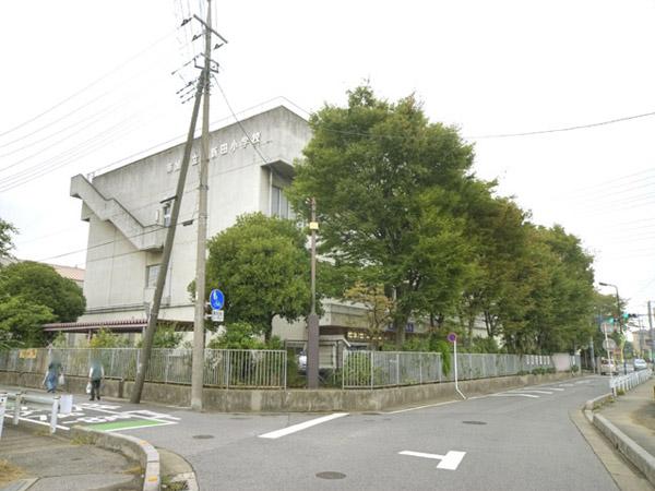 Primary school. Soka Municipal Ryoshinden to elementary school 320m