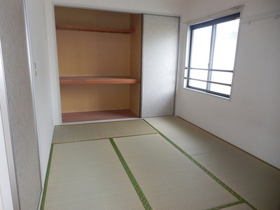 Living and room. The futon faction is room Recommend tatami