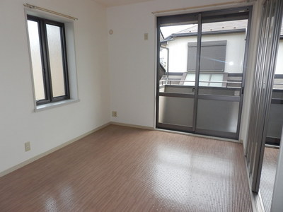 Living and room. Two windows, Bright Western-style room in the two-sided lighting