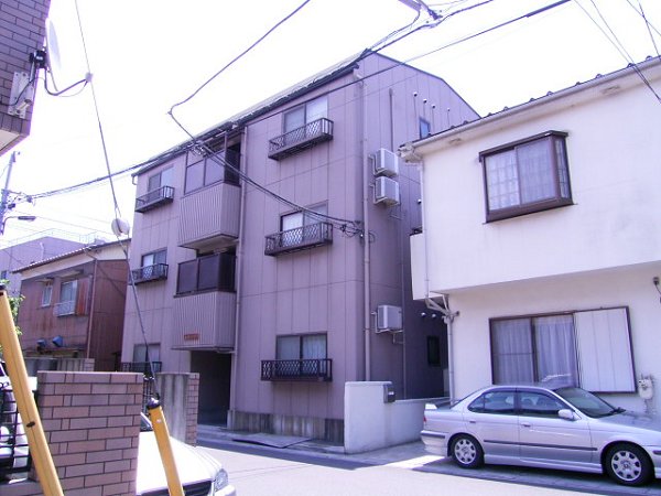 Building appearance. A quiet residential area