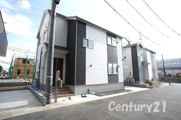 Local appearance photo. Building 2