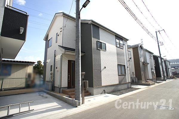 Local appearance photo. 4 Building