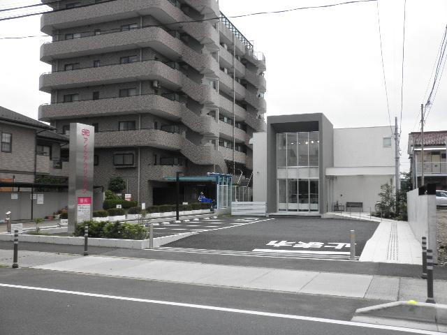 Hospital. To Eye Care Clinic 500m