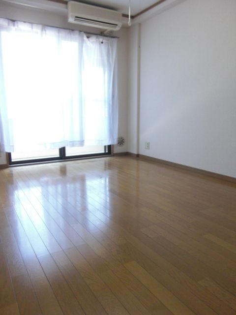 Living and room. Flooring of smooth is happy. I furniture shine. 