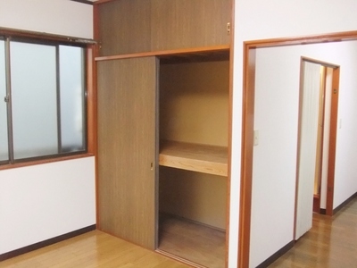 Receipt. Also Shimae comfortable futon in the housing 1 between the + upper closet!