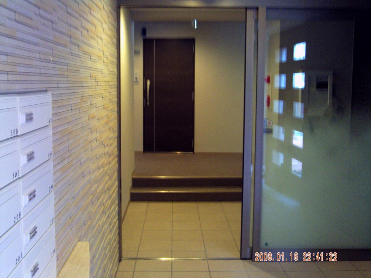 Entrance. Auto-lock entrance