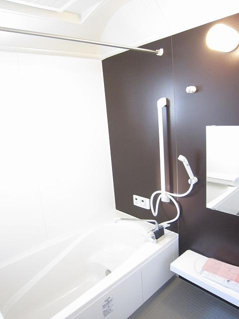 Bathroom. 14 Building room (12 May 2013) Shooting System bus Always comfortable bath time with a bathroom ventilation heating dryer