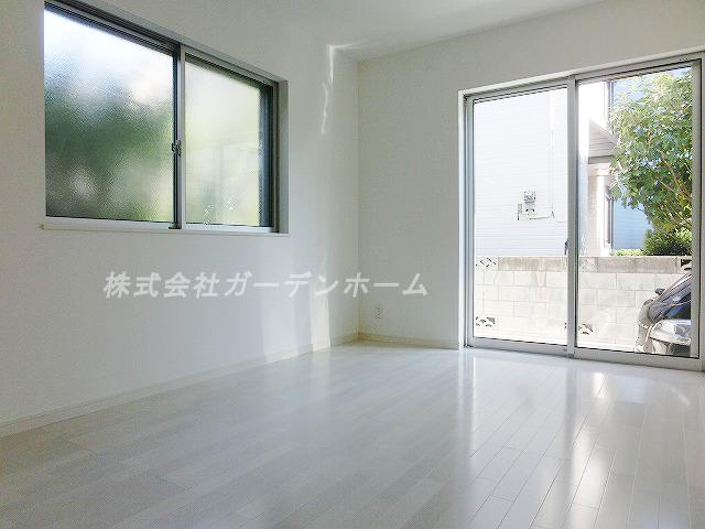 Non-living room.  ■ Drenched light of the sun and Sansan, Bright Western-style ■ 