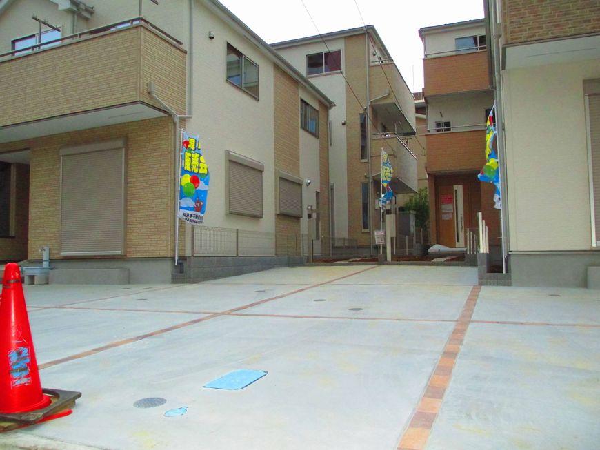 Local appearance photo. 2 Building site (October 2013) Shooting