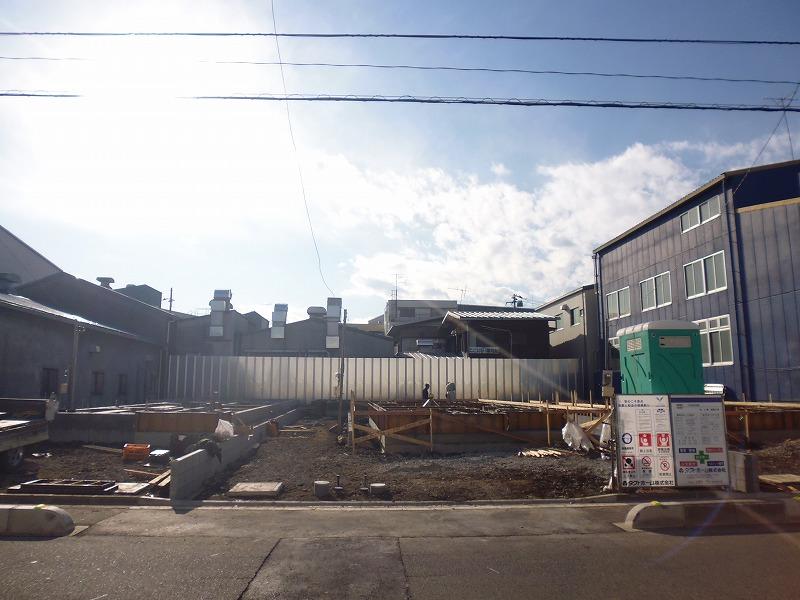 Local appearance photo. Local (12 May 2013) Shooting