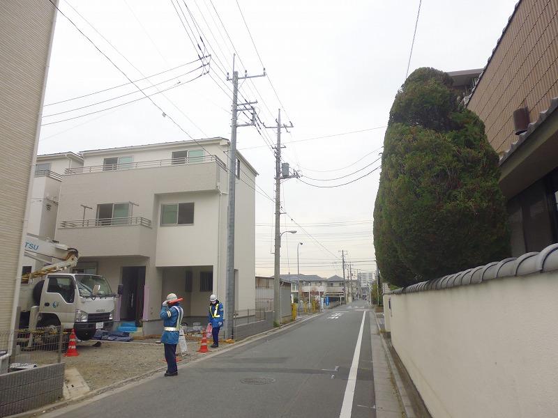 Local photos, including front road. Local (11 May 2013) Shooting